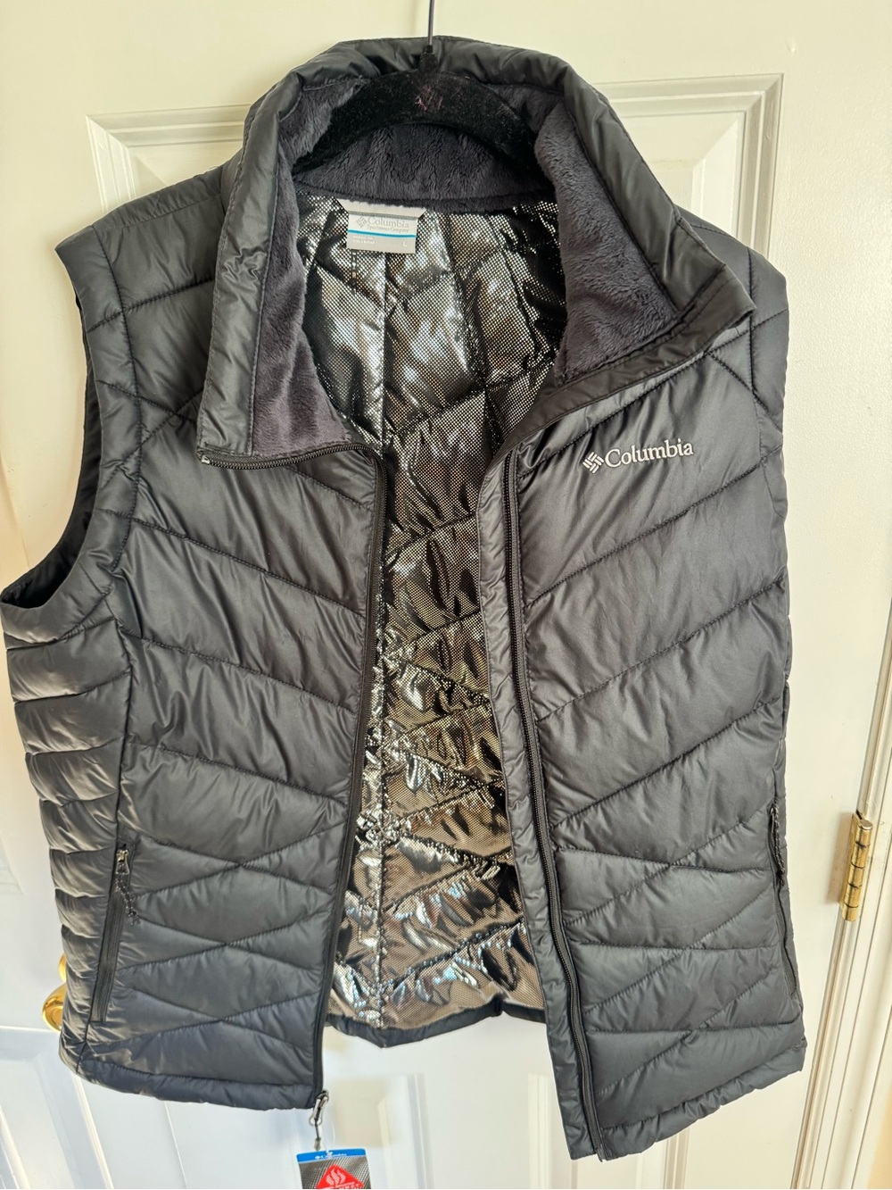 Columbia Black Quilted Insulated Women's Vest with Reflective Lining